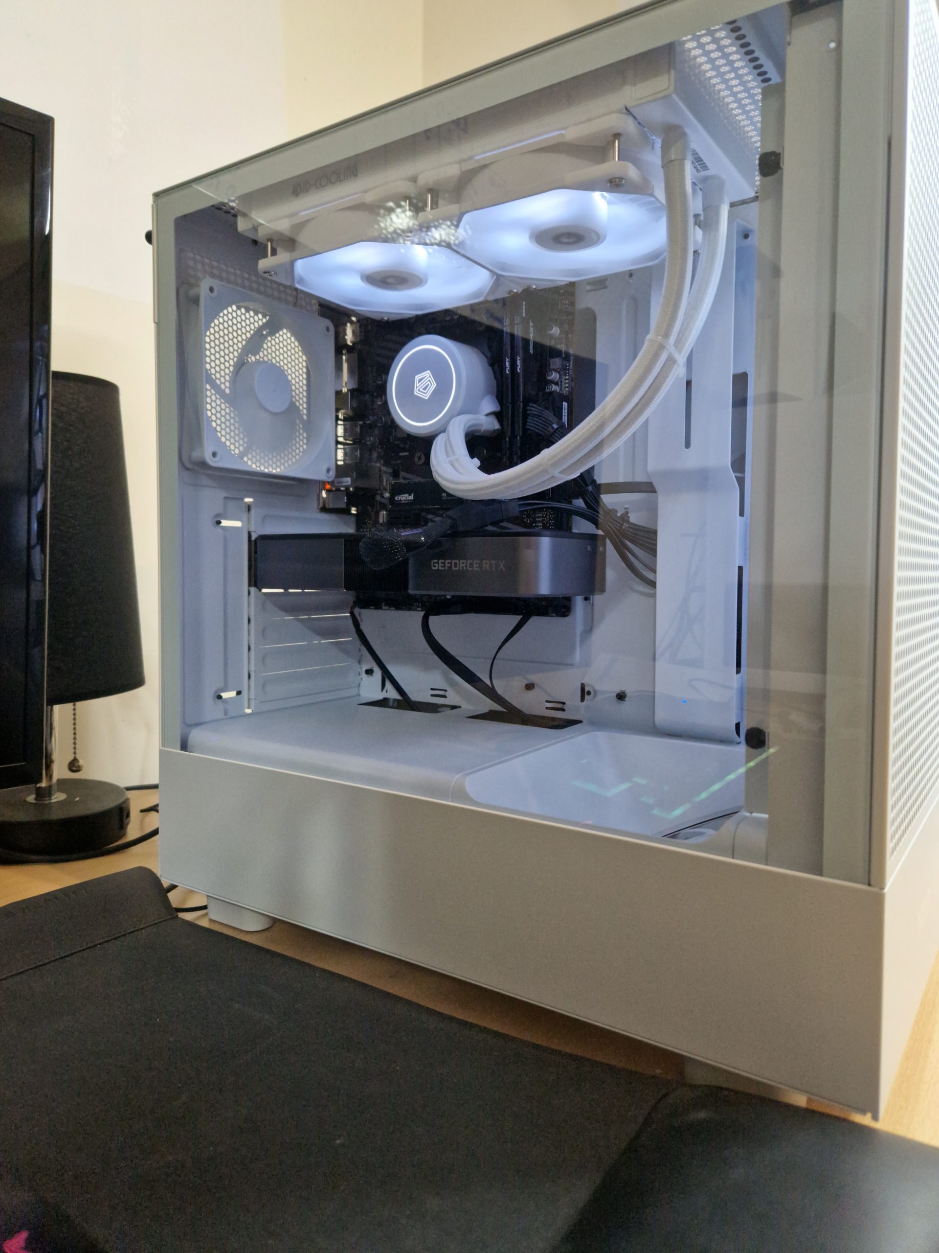 White gaming PC with liquid cooling